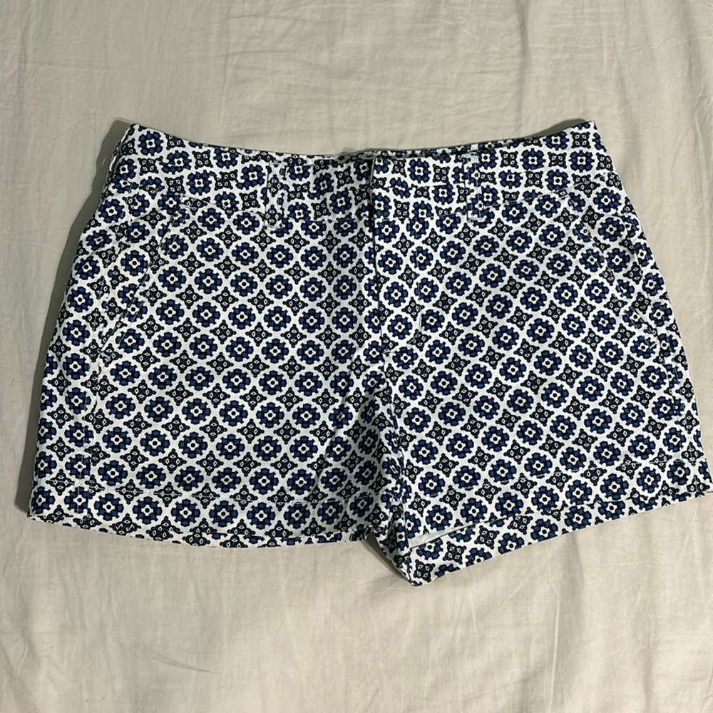 Printed shorts from Gap, never worn, perfect condition, US size 0